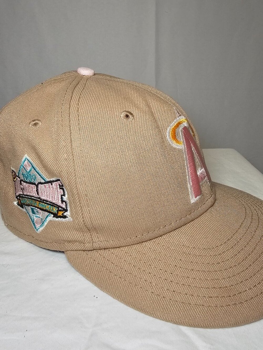 New Era Los Angeles Angels Sandstorm 59FIFTY Fitted Hat Size 7 1/4 MLB Cap